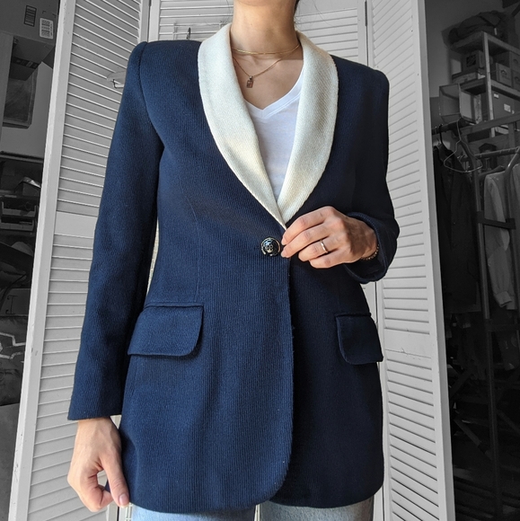 Casual Corner Jackets & Blazers - Vintage Casual Corner blazer warm!